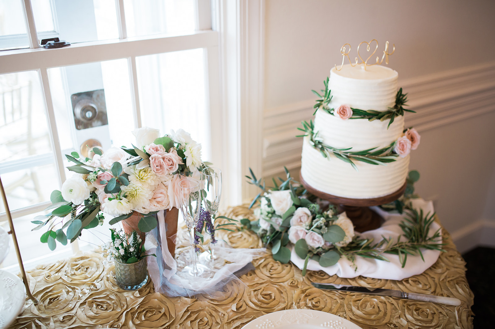 willow ridge manor wedding cake