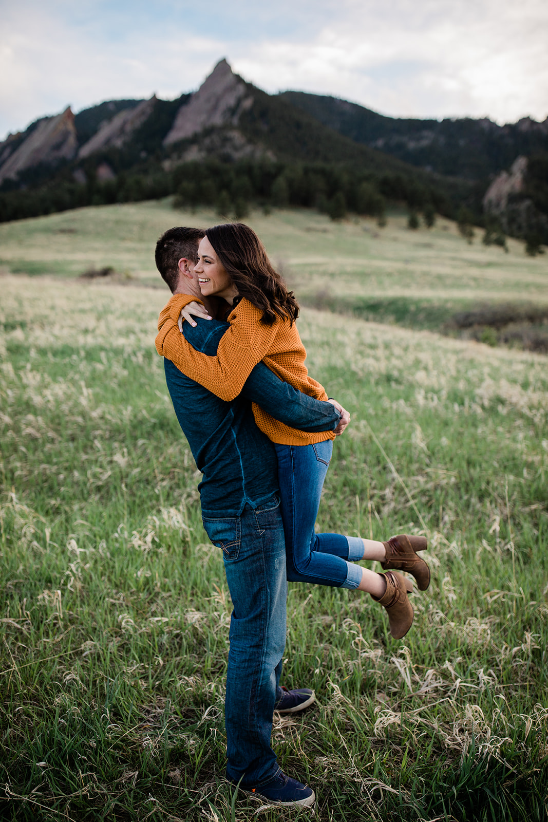 Amber and Jesse engagement photo Chataqua Park, Boulder Colorado