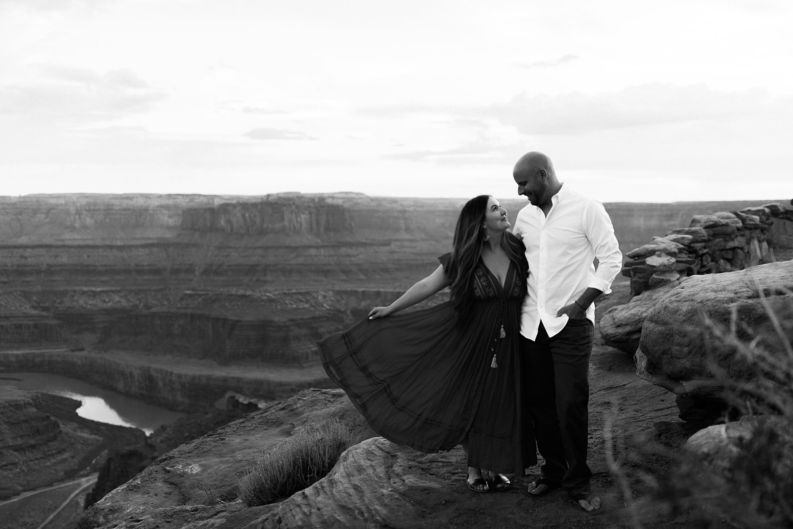 dramatic engagement picture in Moab