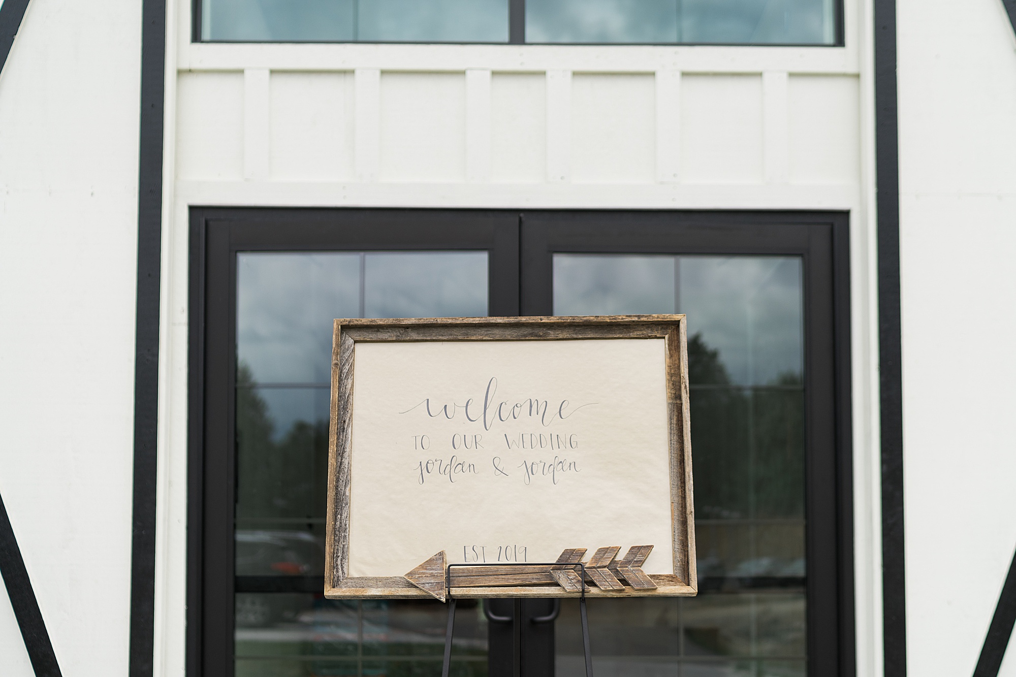 welcome sign at woodlands