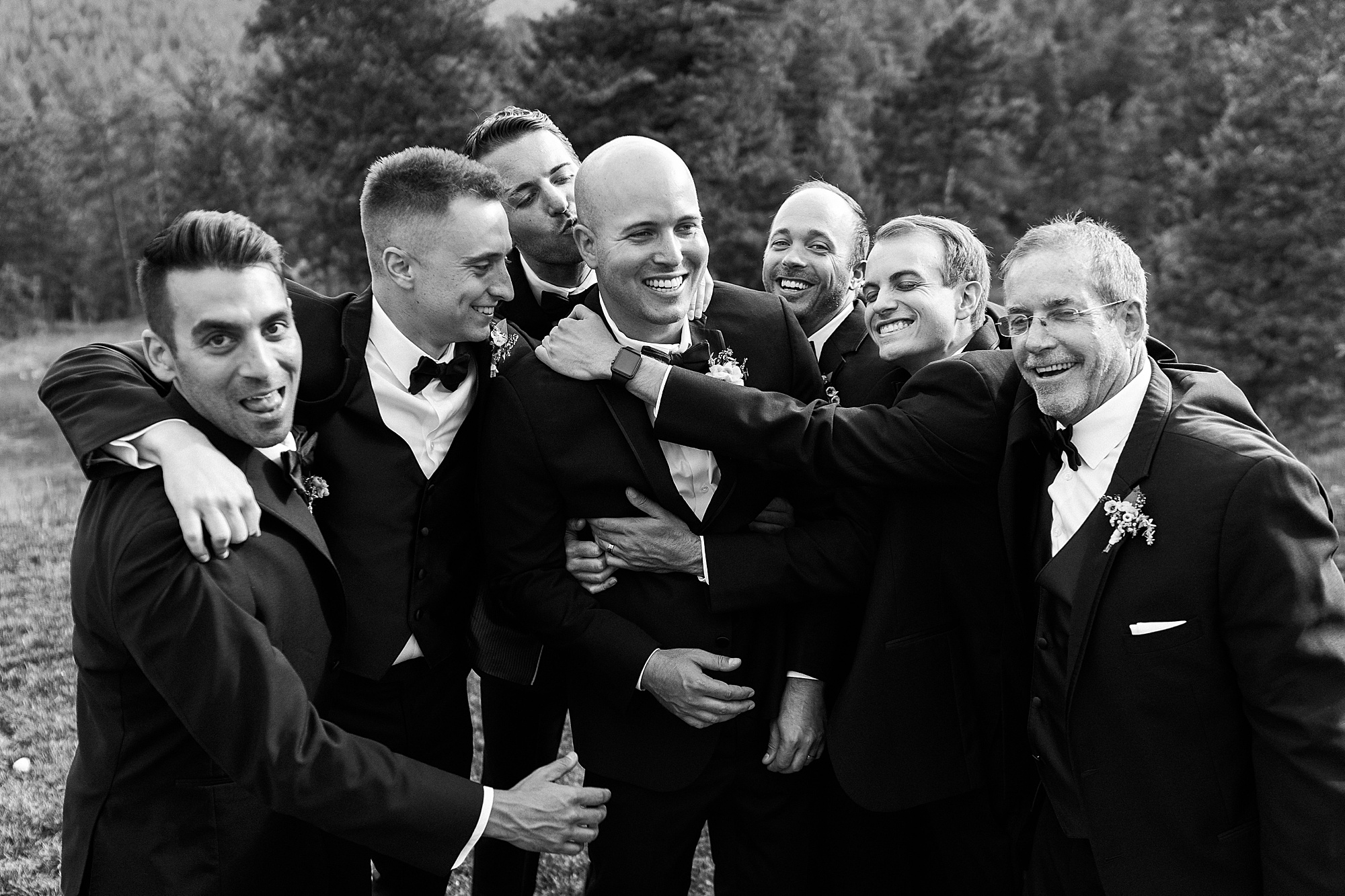 funny groomsmen photo