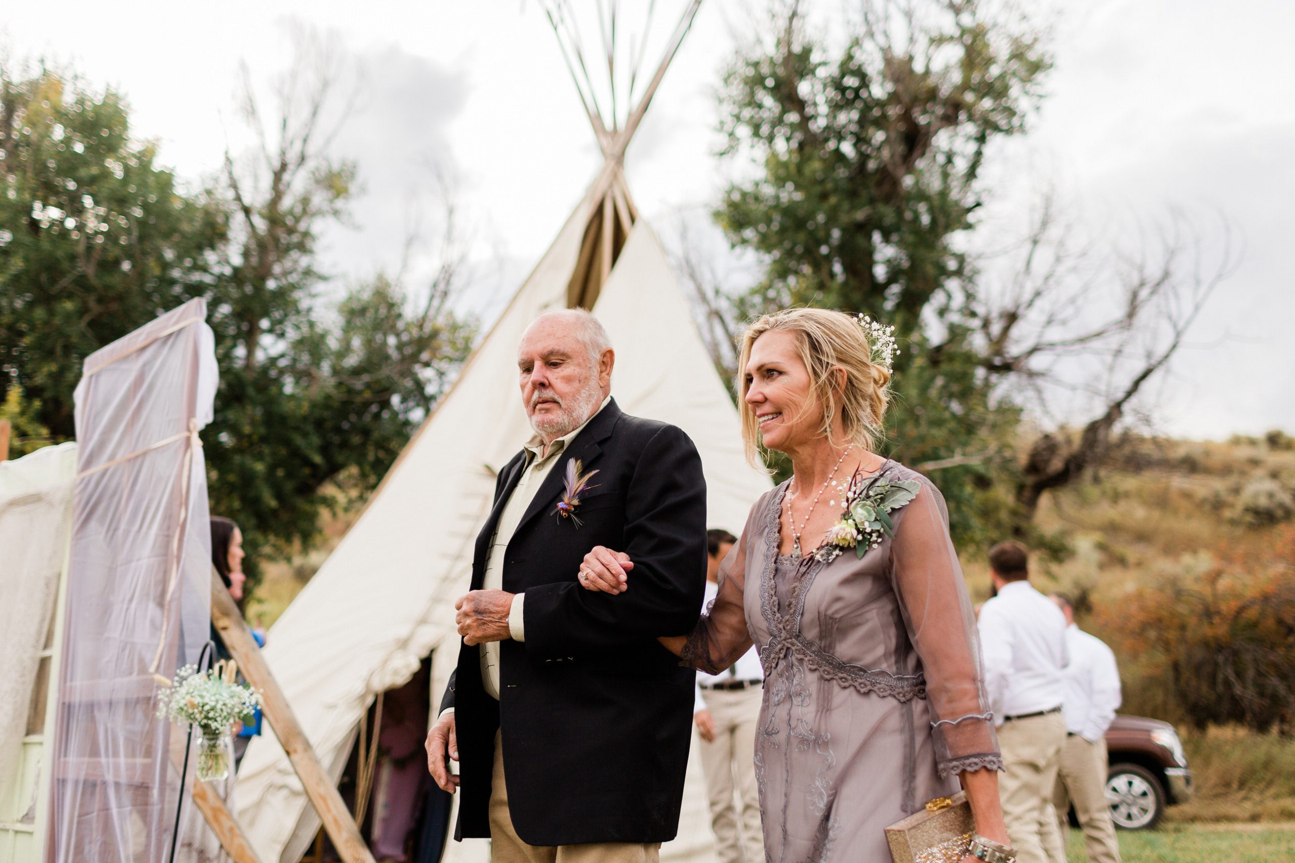 outdoor Colorado wedding ceremony