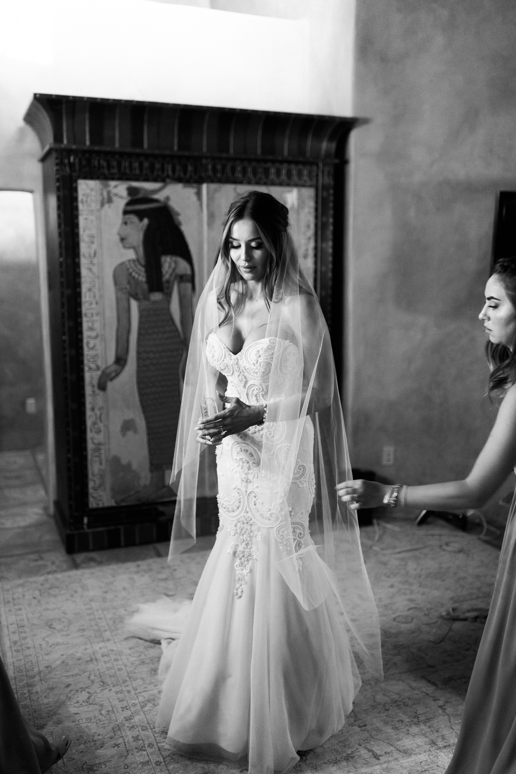 bride and bridesmaids get ready for Taos New Mexico wedding
