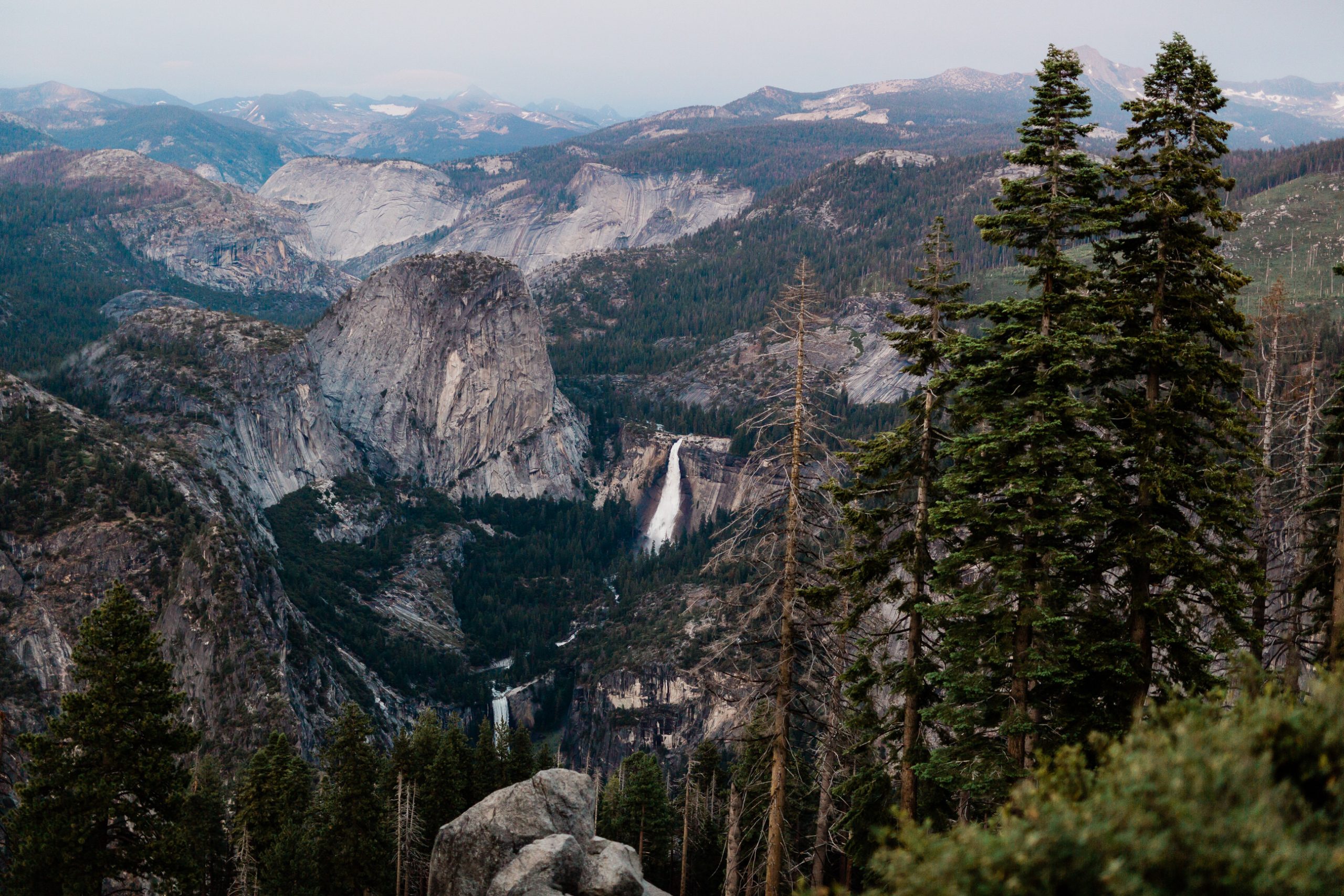 stunning Yosemite mountain vista