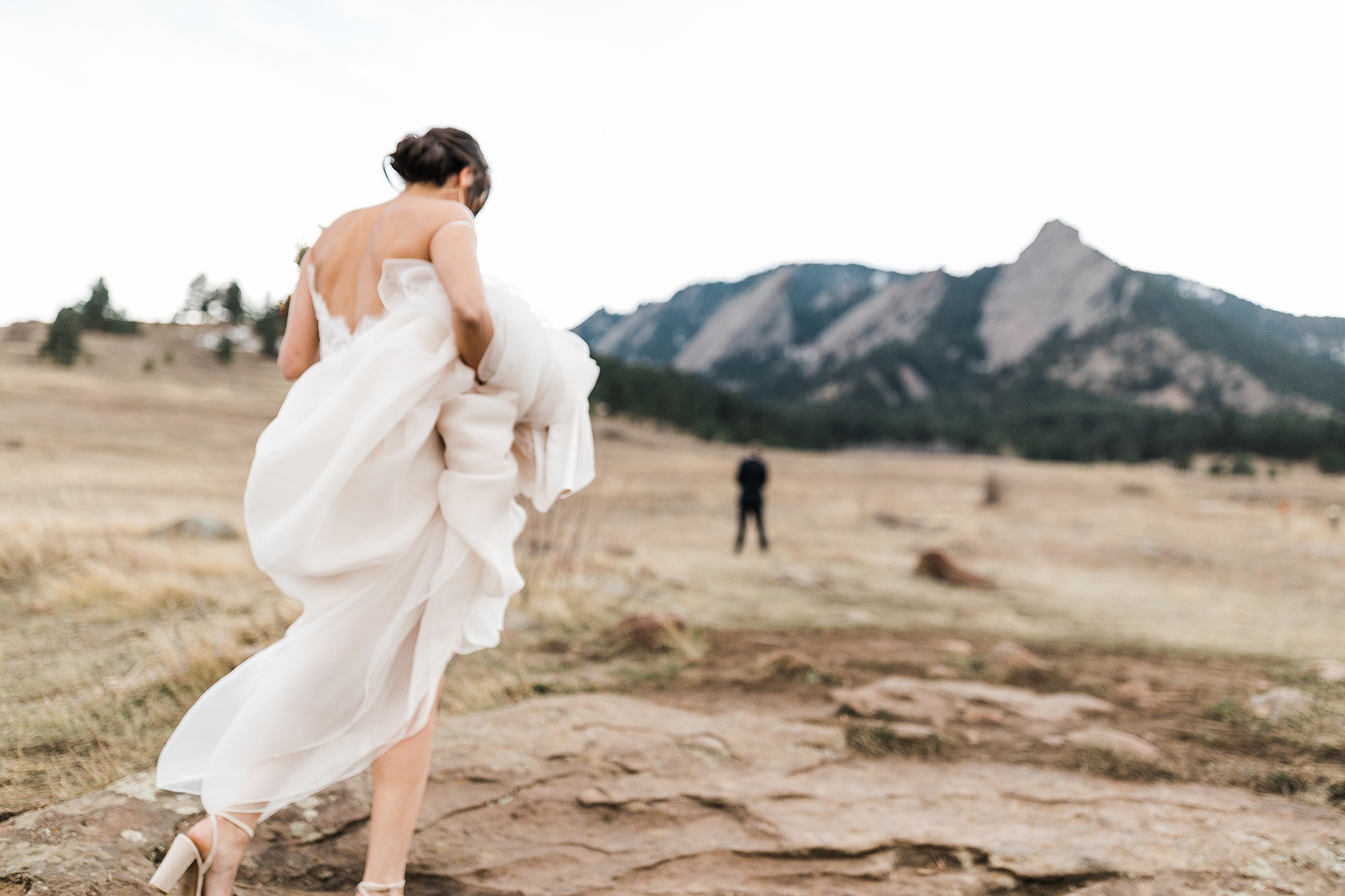 boulder to downtown denver wedding at skylight first look