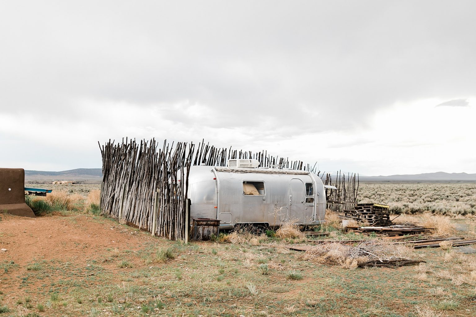 Taos New Mexico Elopement in an Earthship Hazel & Lace Photography
