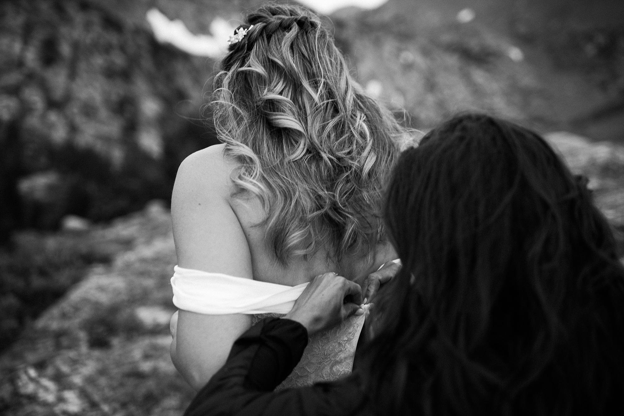 bride getting ready in the mountains